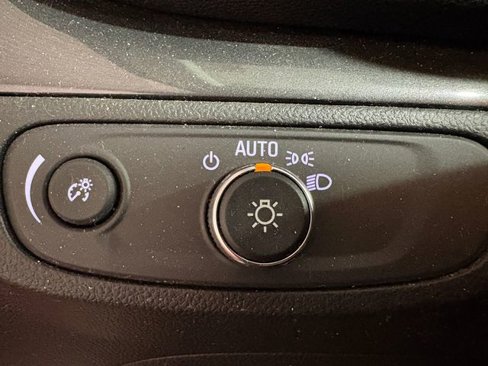 Used 2021 Buick Encore Preferred image 8