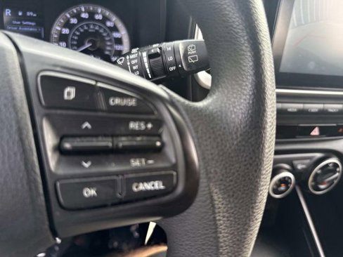 Used 2021 Hyundai Venue SE image 27