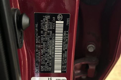 Used 2019 Toyota Camry LE image 3