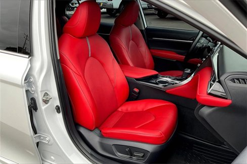 Used 2019 Toyota Camry XSE image 7