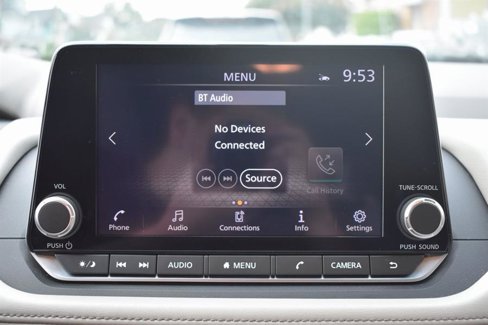 Used 2024 Nissan Rogue SV image 18