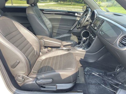 Used 2014 Volkswagen Beetle TDI image 28