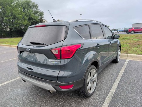 Used 2019 Ford Escape Titanium image 4