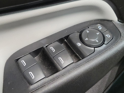 Used 2019 Chevrolet Equinox LS image 27