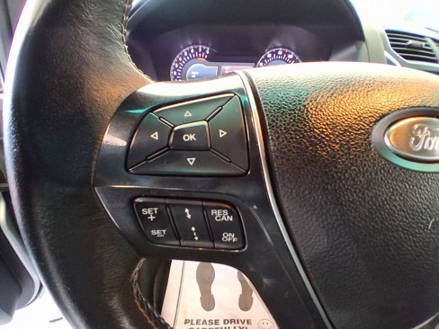 Used 2016 Ford Explorer Platinum image 16