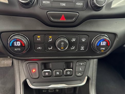 Used 2018 GMC Terrain SLE w/ Driver Convenience Package image 32