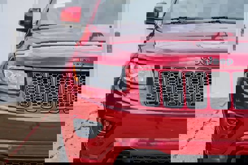Used 2015 Jeep Grand Cherokee Altitude image 47