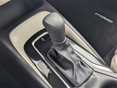 Used 2025 Toyota Corolla LE image 23