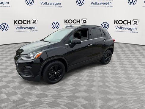 Used 2020 Chevrolet Trax LT w/ Sun & Sound Package image 4