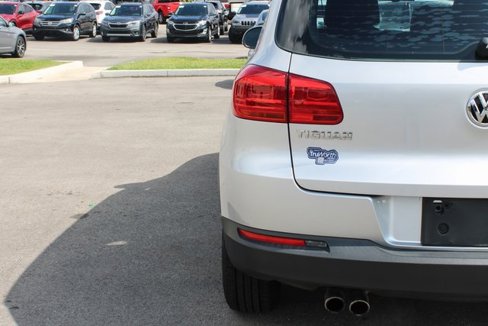 Used 2017 Volkswagen Tiguan S image 45