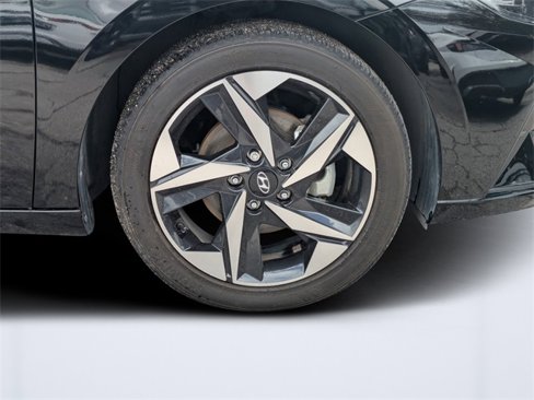 Used 2023 Hyundai Elantra SEL w/ Convenience Package image 11