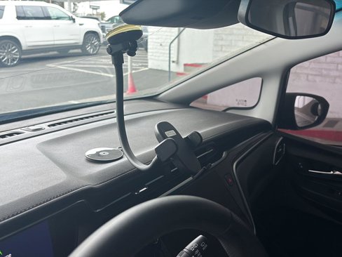 Used 2022 Chevrolet Bolt LT image 9
