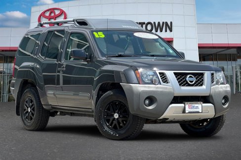 Used 2015 Nissan Xterra S image 2