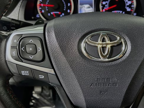 Used 2017 Toyota Camry SE image 19