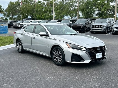 Used 2023 Nissan Altima 2.5 SV image 4