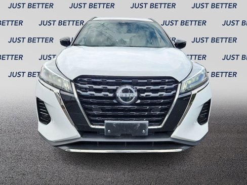 Used 2024 Nissan Kicks SR image 2