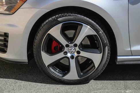 Used 2015 Volkswagen GTI SE image 11