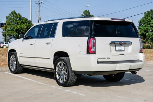 Used 2015 GMC Yukon XL Denali w/ Premium Package image 12
