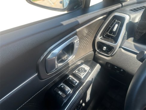 Used 2022 Kia Sorento SX image 21