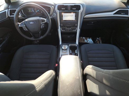 Used 2019 Ford Fusion SE image 10