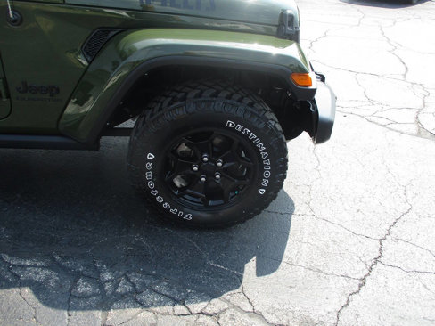 Used 2021 Jeep Gladiator Sport image 6