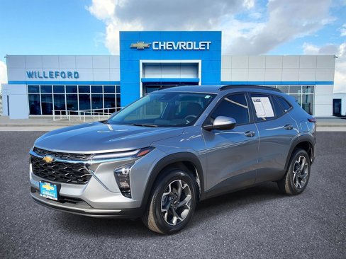 Used 2024 Chevrolet Trax LT w/ Driver Confidence Package image 1