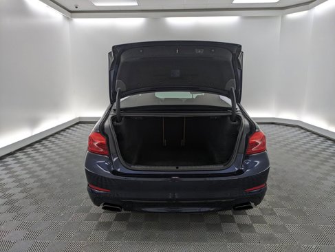 Used 2017 BMW 540i xDrive image 10