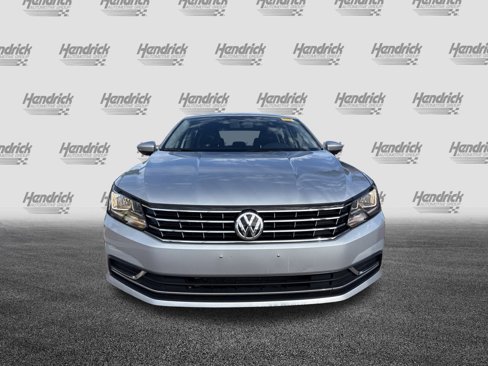 Used 2018 Volkswagen Passat 2.0T SE image 3