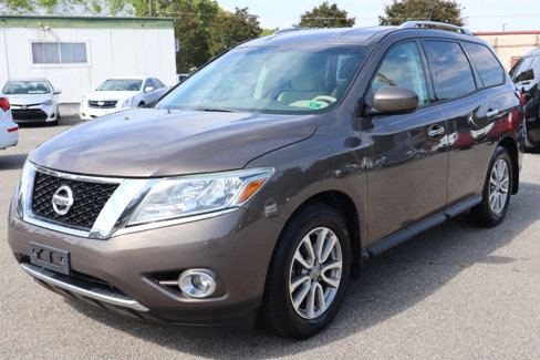 Used 2015 Nissan Pathfinder SV w/ Cargo Package image 2