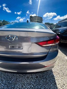 Used 2017 Hyundai Elantra SE image 36