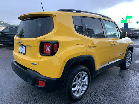 Used 2018 Jeep Renegade Latitude w/ Cold Weather Group image 6