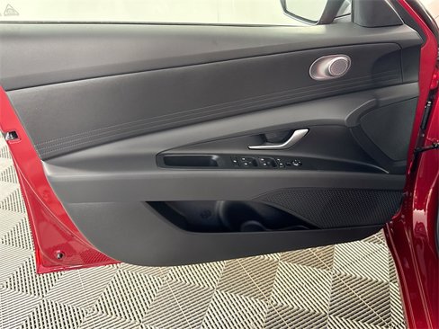 New 2025 Hyundai Elantra SE image 26