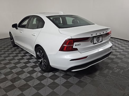 Certified 2025 Volvo S60 B5 Core image 11