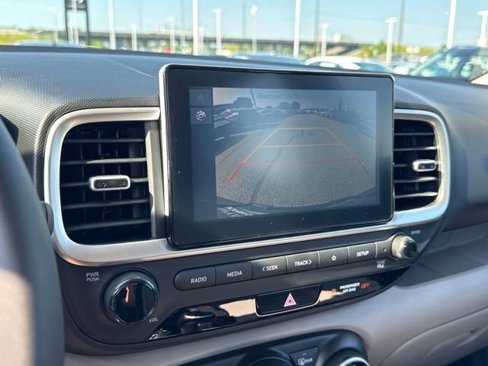 New 2025 Hyundai Venue SEL image 19