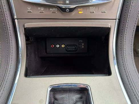 Used 2013 Lincoln MKX FWD image 29