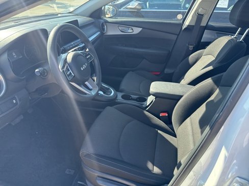 Used 2024 Kia Forte LXS image 2