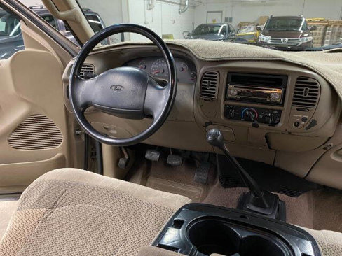 Used 2001 Ford F150 XLT image 16