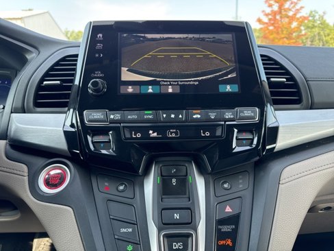 Used 2018 Honda Odyssey EX image 18