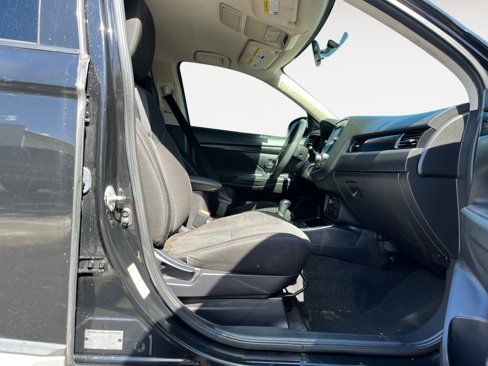 Used 2020 Mitsubishi Outlander ES image 15