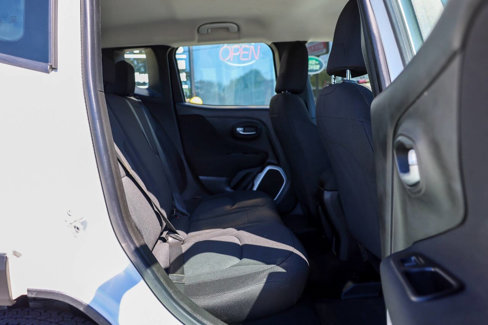 Used 2018 Jeep Renegade Sport w/ Power & Air Group image 12