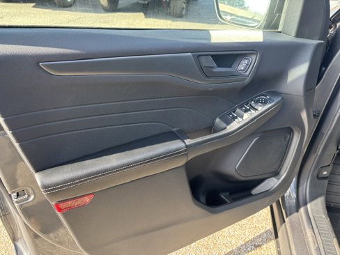 New 2025 Ford Escape Active image 13