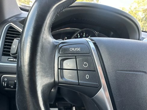 Used 2015 Volvo XC60 T6 Premier Plus image 16