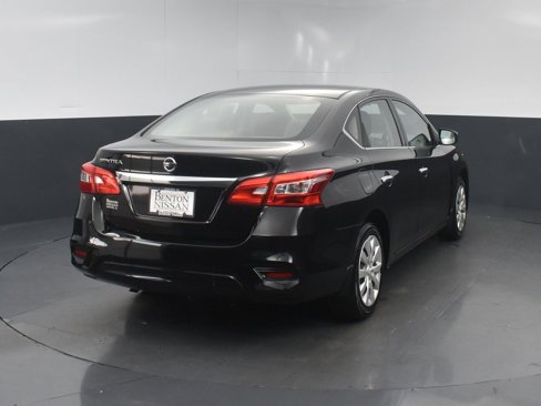 Used 2018 Nissan Sentra S image 18