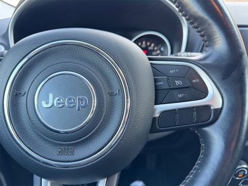 Used 2018 Jeep Compass Latitude image 23