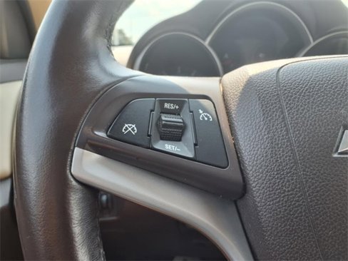 Used 2016 Chevrolet Cruze LT image 21