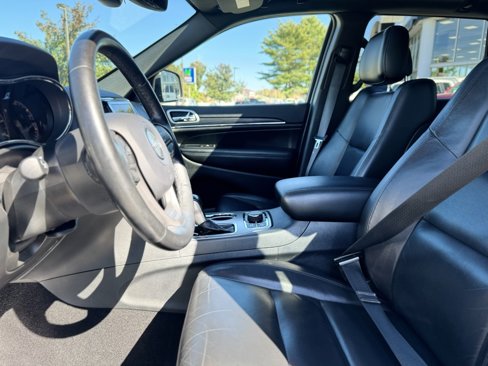 Used 2020 Jeep Grand Cherokee Limited image 16