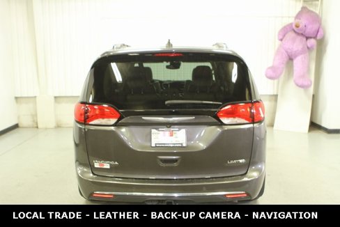 Used 2017 Chrysler Pacifica Limited image 31