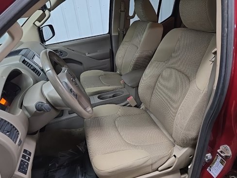 Used 2015 Nissan Frontier SV image 28