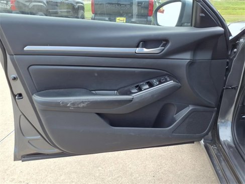 Used 2023 Nissan Altima 2.5 SV image 18