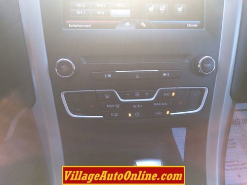 Used 2016 Ford Fusion SE w/ Equipment Group 202A image 39